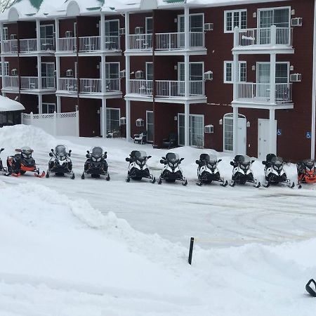 Les Pavillons Du Petit Manoir Du Casino Hotell La Malbaie Eksteriør bilde