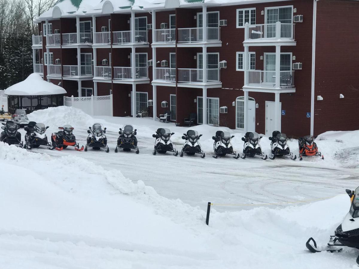 Les Pavillons Du Petit Manoir Du Casino Hotell La Malbaie Eksteriør bilde