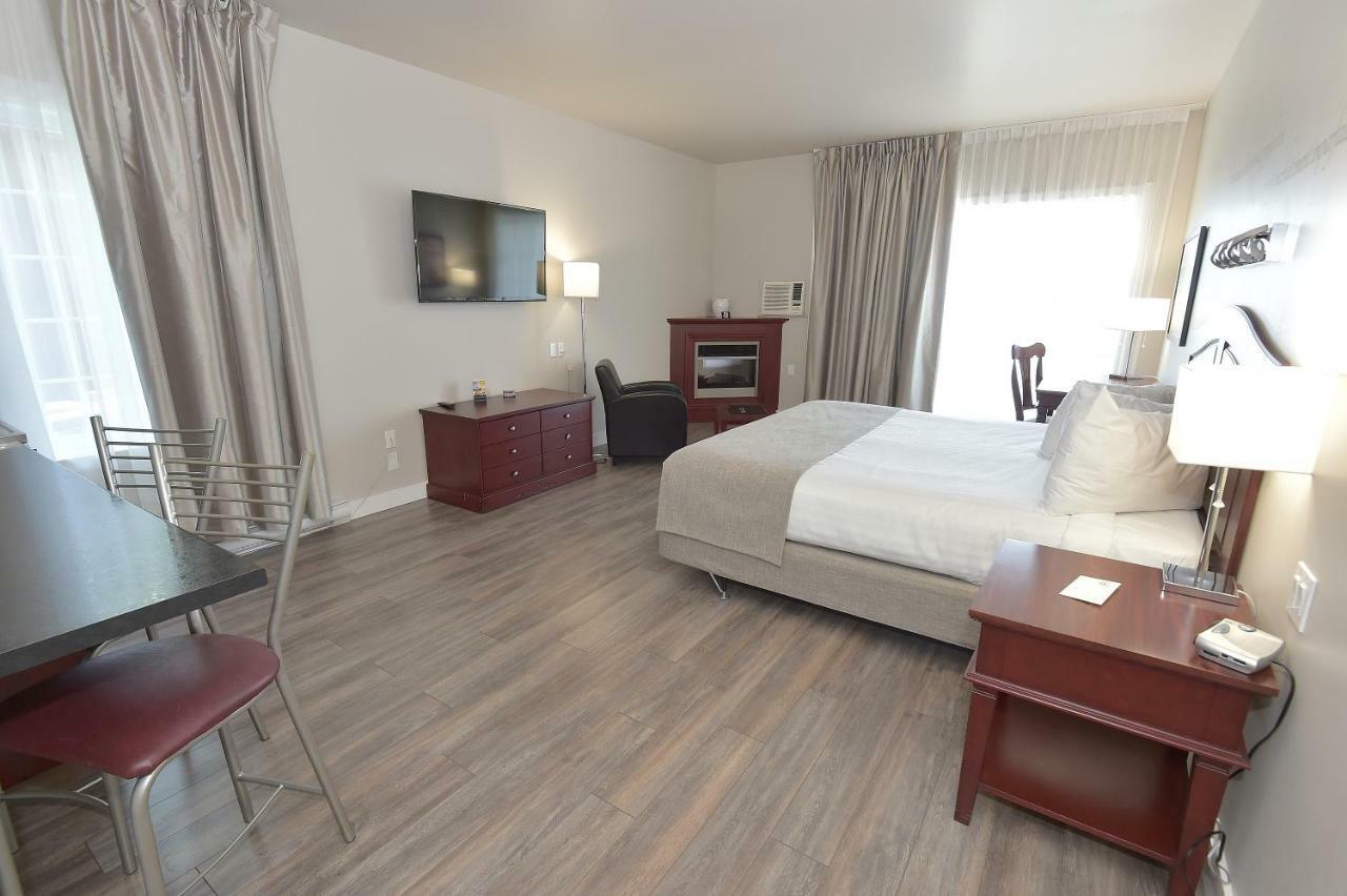 Les Pavillons Du Petit Manoir Du Casino Hotell La Malbaie Eksteriør bilde